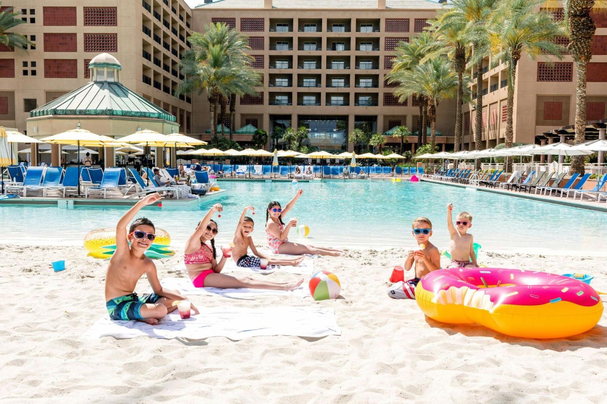 Hotel Renaissance Esmeralda & Spa, 4*